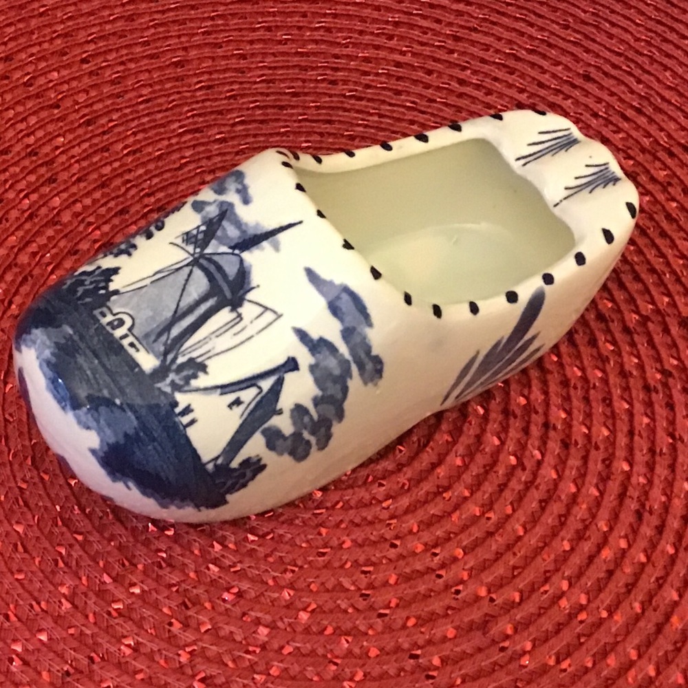 Vintage Japan Holland windmill ceramic clog